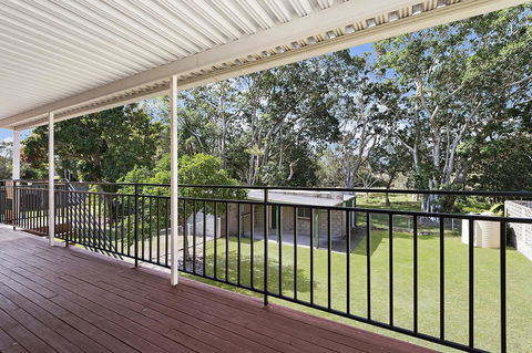 Waterfront Retreat With Room For A Boat - Welsby Pde, Bongaree - Accommodation Mount Tamborine 2