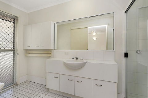 Waterfront Retreat With Room For A Boat - Welsby Pde, Bongaree - Accommodation Mount Tamborine 1