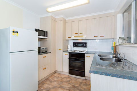 Short Stroll To Surf Beach - North Street, Woorim - Accommodation Mount Tamborine 3