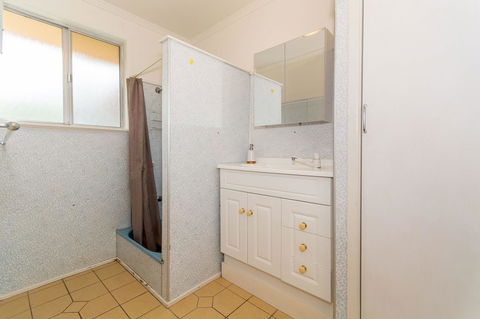 Short Stroll To Surf Beach - North Street, Woorim - Accommodation Mount Tamborine 5