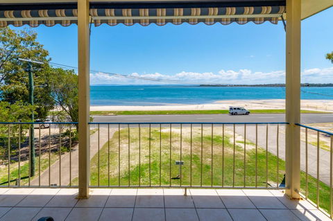 Water Views - Top Floor -Clearview Apartments South Esp, Bongaree - Accommodation Mount Tamborine 8