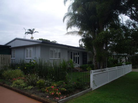 Hampton Cottage- Delightful Cottage Bring Your Dog! - Accommodation Mount Tamborine 3