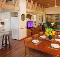 Claytons on Cylinder Beach Front - Accommodation Mount Tamborine