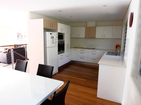 Allora 2 - Accommodation Mount Tamborine 4