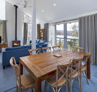 'Matilda' - Spacious  centrally located with great lake views - Accommodation Mount Tamborine