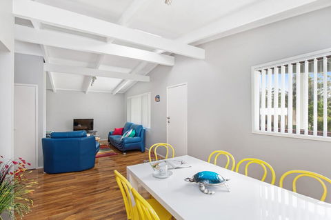 'White Sands', Mollymook - Accommodation Mount Tamborine 2