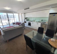 just listed Bolton St 1br 350m walk to Newcastle beach  Wifi end Eand - Accommodation Mount Tamborine