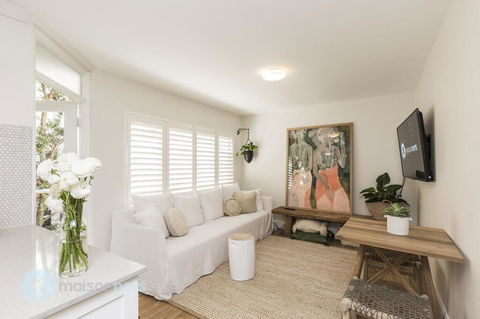 1 Bdrm Manly Beachside Apt With Parking - Accommodation Mount Tamborine 0