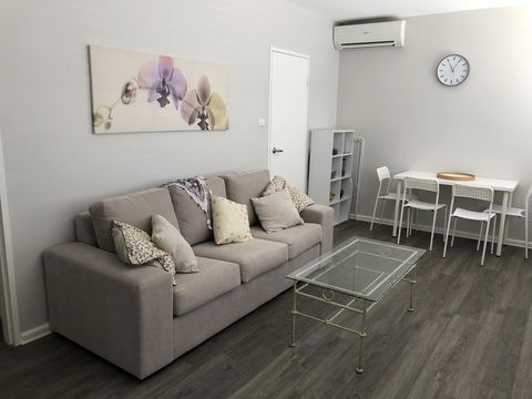 1 Bedroom Unit In Heart Of Elsternwick - Accommodation Mount Tamborine 0