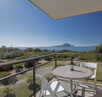 10 'Intrepid' 3 Intrepid Close - water views over Shoal Bay Beach - Accommodation Mount Tamborine