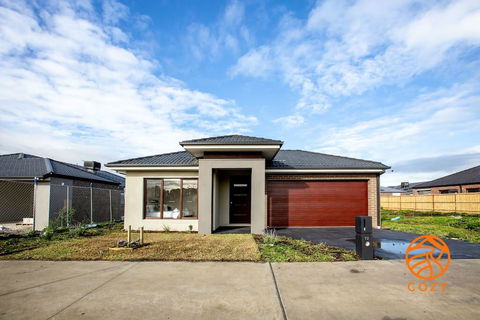 109, Cozy Cranbourne Family House, 5Bed2Bath2Parking - Accommodation Mount Tamborine 2