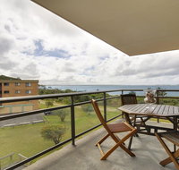 11 'Promenade' 8 Intrepid Close - air conditioned unit with beautiful water views - Accommodation Mount Tamborine