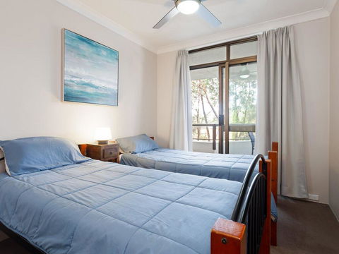 14 'The Commodore' 9-11 Donald Street- Unit In The Heart Of Town With Views & WIFI - Accommodation Mount Tamborine 1