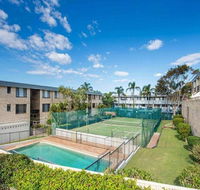 14 'THE DUNES' 38 MARINE DR - LARGE UNIT WITH POOL TENNIS COURT AND DIRECTLY ACROSS FROM FINGAL - Accommodation Mount Tamborine