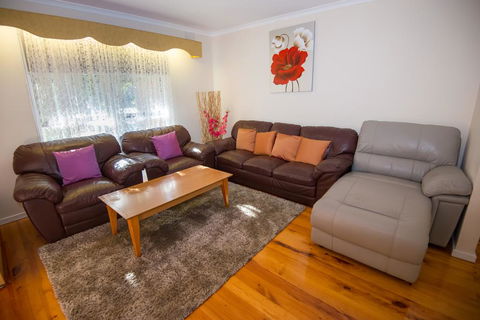 14 Bunker Crescent - Accommodation Mount Tamborine 0