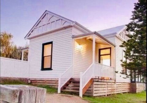 1880s Kananook Boutique Historic Luxury Apartment FSC Private Villa Bairnsdale - Accommodation Mount Tamborine 1