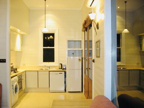 1880s Kananook Boutique Historic Luxury Apartment FSC Private Villa Bairnsdale - Accommodation Mount Tamborine 2