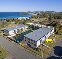 2 'The Dunes' 38 Marine Drive - pool tennis court and so close to the beach - Accommodation Mount Tamborine