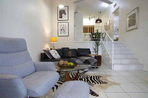 2 Bedroom Close To CBD - Accommodation Mount Tamborine 0
