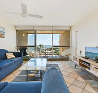 2 Bedroom Top Floor Unit - Ocean Views and Pool - Accommodation Mount Tamborine