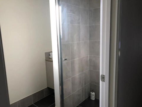 Bright 1 Bedroom Apartment 5km To Surfers Paradise - Accommodation Mount Tamborine 1