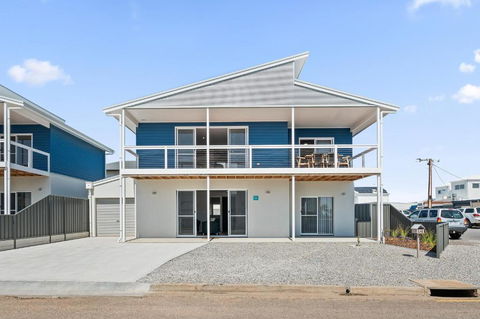 C-Views - Aldinga Beach - C21 SouthCoast Holidays - Accommodation Mount Tamborine 1
