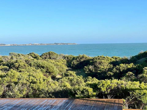 C4 Miles Beach Shack - Accommodation Mount Tamborine 1