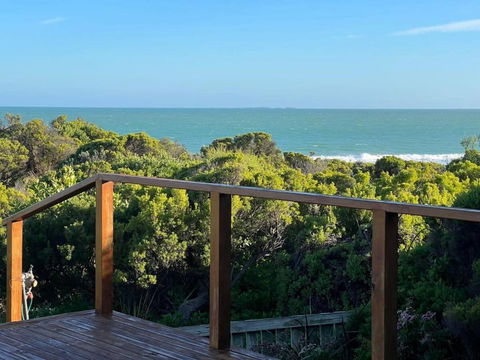 C4 Miles Beach Shack - Accommodation Mount Tamborine 4