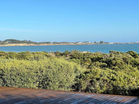 C4 Miles Beach Shack - Accommodation Mount Tamborine 0