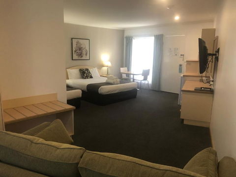 CAPRICORN MOTOR Inn - Accommodation Mount Tamborine 2