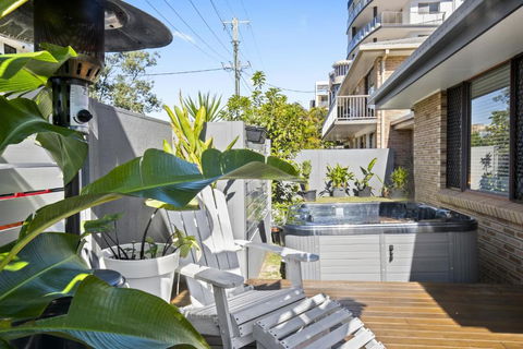 CARAVAN, BOAT & PET Friendly - RIGHT ON THE BORDER - Accommodation Mount Tamborine 1