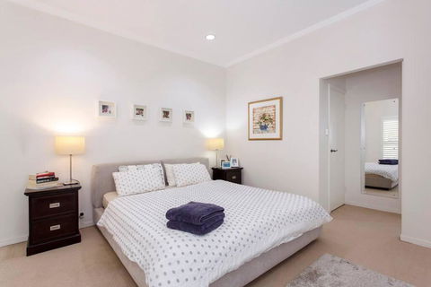 City Beach Coastal Family Home With Pool & Sauna - Accommodation Mount Tamborine 1