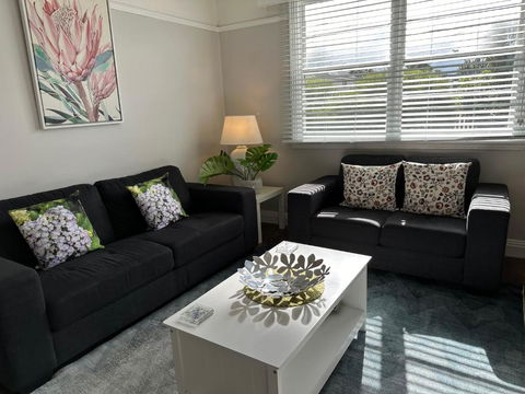 Daisy Cottage On Duke 2BR - Accommodation Mount Tamborine 4