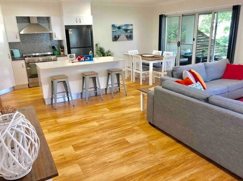 DELUXE Escape! Central, NEW & Spacious 3 Bed - Accommodation Mount Tamborine 0