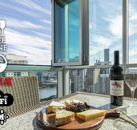 2BR EPIC VIEWS  CBD  2 Cars  Pool Wine Gym Netflix - Accommodation Mount Tamborine