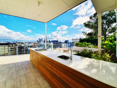 2BR Food & Drink Hub , Gym, Pool, Views, Roof Terrace - Accommodation Mount Tamborine 1