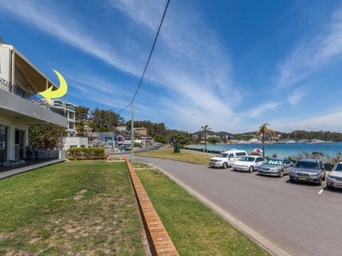3 'Sunset' 11 Victoria Parade - Stunning Unit Right Across From The Water - Accommodation Mount Tamborine 0
