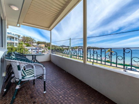 3 'Sunset' 11 Victoria Parade - Stunning Unit Right Across From The Water - Accommodation Mount Tamborine 3