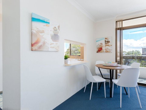 3 'The Commodore' , 9-11 Donald Street - Great Unit In The Heart Of Town - Accommodation Mount Tamborine 1