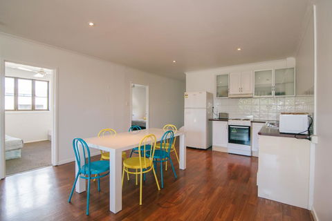 3 Bedroom Apartment / Spence St - Accommodation Mount Tamborine 1