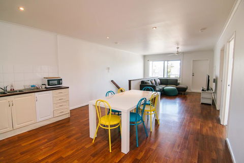 3 Bedroom Apartment / Spence St - Accommodation Mount Tamborine 3