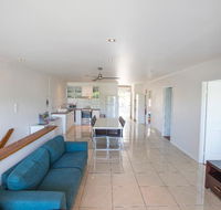 3 Bedroom Apartment // Spence St - Accommodation Mount Tamborine