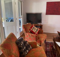 3 Bedroom Character Home Near CBD - Accommodation Mount Tamborine