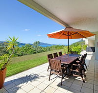 3 Bedroom Poinciana Lodge - Accommodation Mount Tamborine