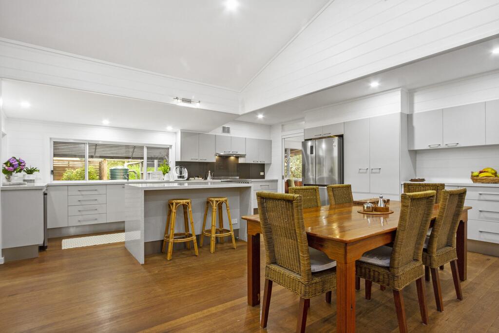 Narrawallee NSW Accommodation Mount Tamborine