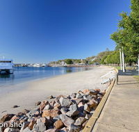 3 Tomaree Street - cute 4 bedroom house with aircon in the heart of town - Accommodation Mount Tamborine