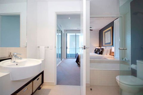 301 Harbour Lights - Accommodation Mount Tamborine 1