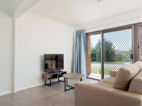 31 Kerrigan St - Large Home With Water Views & Boat Parking - Accommodation Mount Tamborine 3
