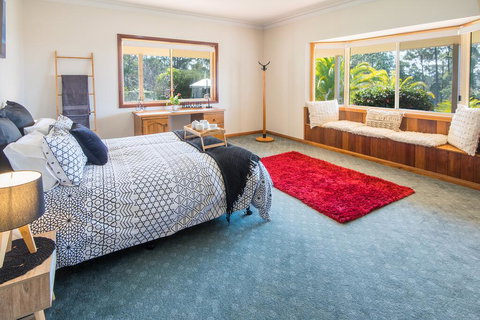 32 Zachary Drive Farm Stay Iconic Water Views - Accommodation Mount Tamborine 1