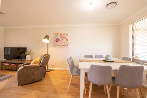 42 Rosemary Lane - Central Orange - Spacious Family Home - Quiet Lane - Accommodation Mount Tamborine 3